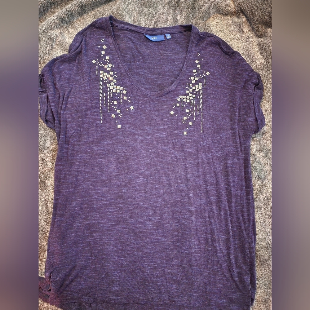 Apt 9 Top